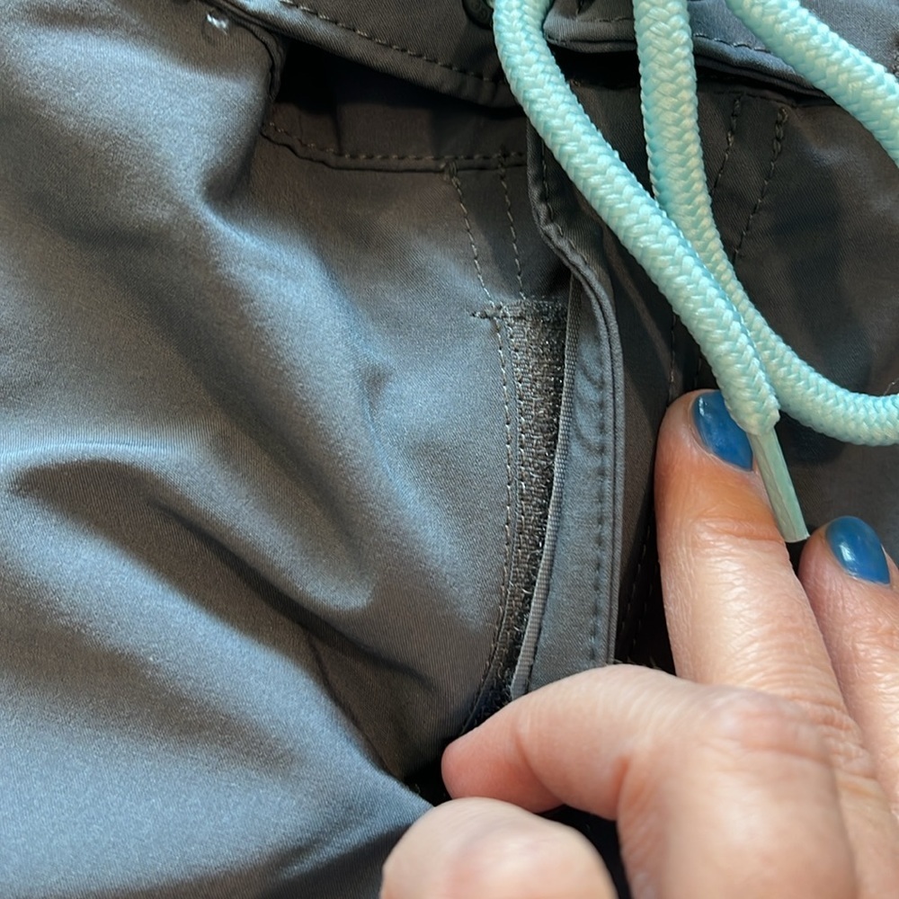 Duluth Trading - 38, men’s athletic shorts, drawstring - Picture 6 of 9